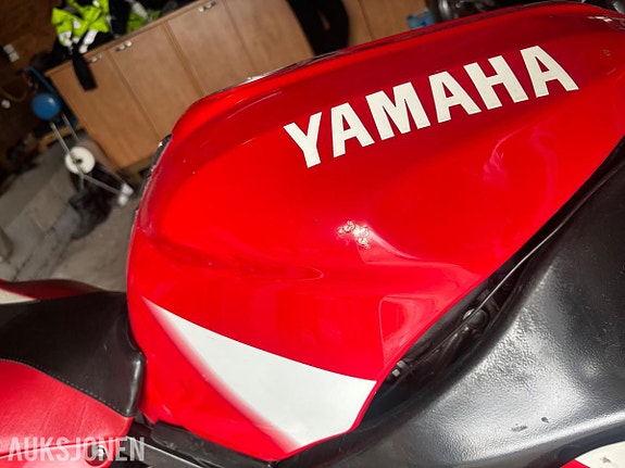 Yamaha YZF-R1 13 of 14