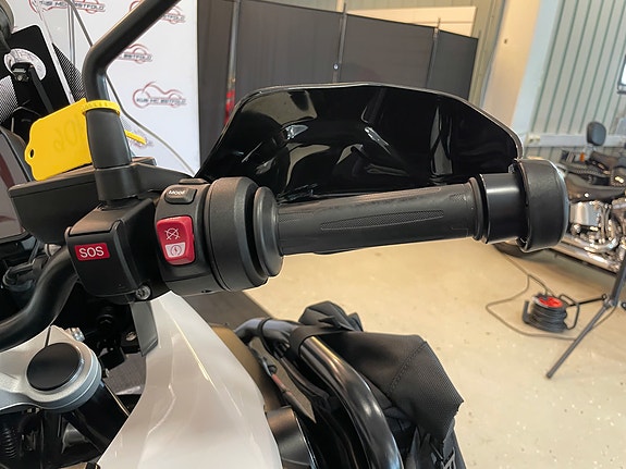 BMW F 750 GS 12 of 30