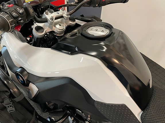 BMW F 750 GS 6 of 30