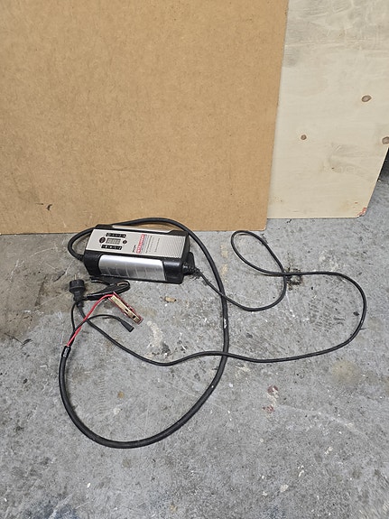 Biltema batterilader – 12/24 V – 25 A