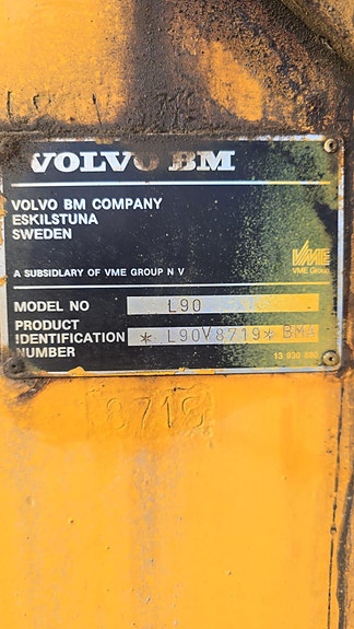 Volvo L90 3 of 10