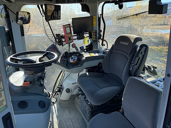 CLAAS Arion 550 CMATIC 12 of 16