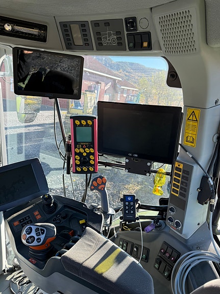 CLAAS Arion 550 CMATIC 16 of 16