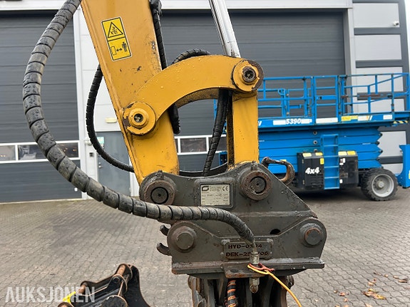 Cat 303.5 minigraver 17 of 30