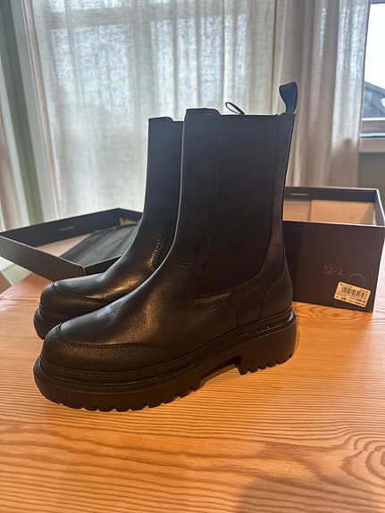 Product image 1 of 7