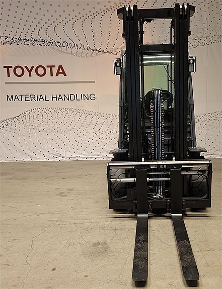 Toyota 52-8FDF30 3 of 4