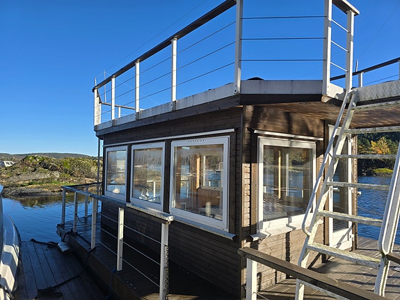 Flytende hytte/ kan ombygges til BADSTUE. 3 of 10