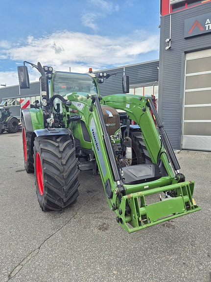 Fendt FENDT 724 VARIO 2 of 20