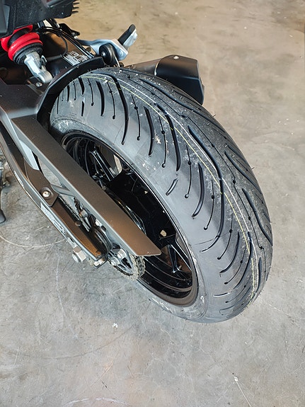 BMW F 900 XR **LEVERES MED NYE DEKK!!** 10 of 11