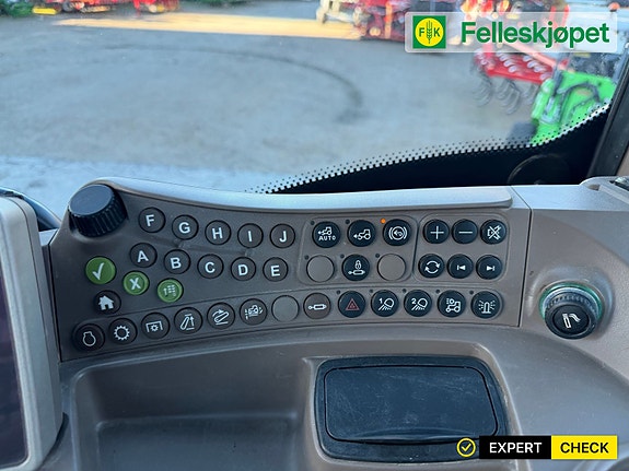 John Deere 6150R 40 km 12 of 19