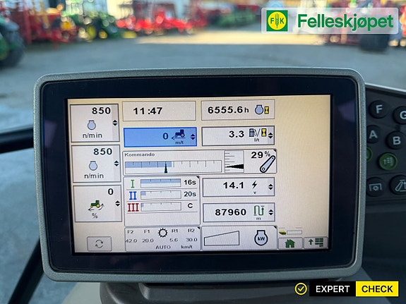John Deere 6150R 40 km 10 of 19