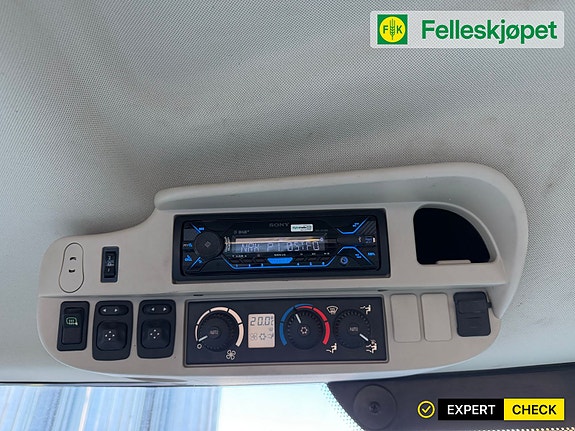 John Deere 6150R 40 km 13 of 19