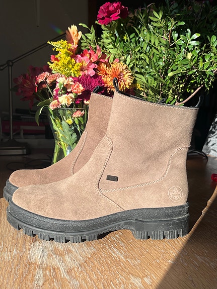 Product image 1 of 8