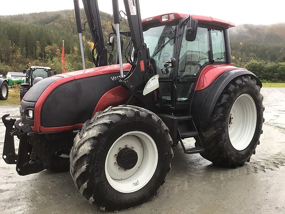 Valtra T170-4 6 of 8