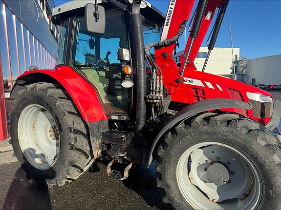 Massey Ferguson 5612 5 of 14