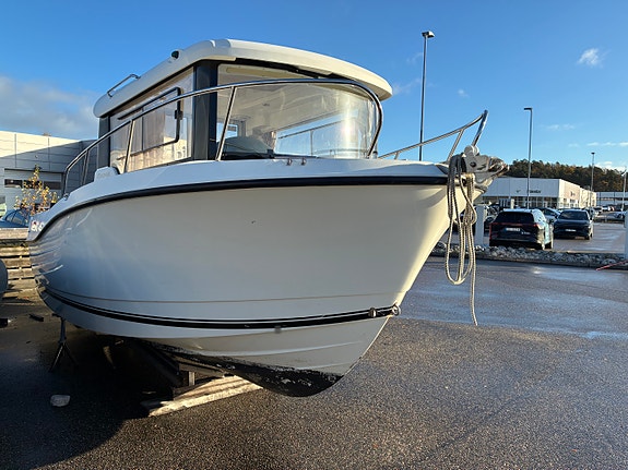 Quicksilver 675 PILOTHOUSE med 125 Mercury Optimax 4 of 17