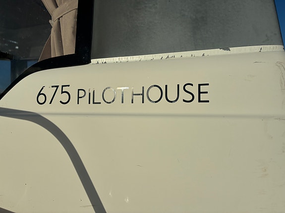 Quicksilver 675 PILOTHOUSE med 125 Mercury Optimax 5 of 17