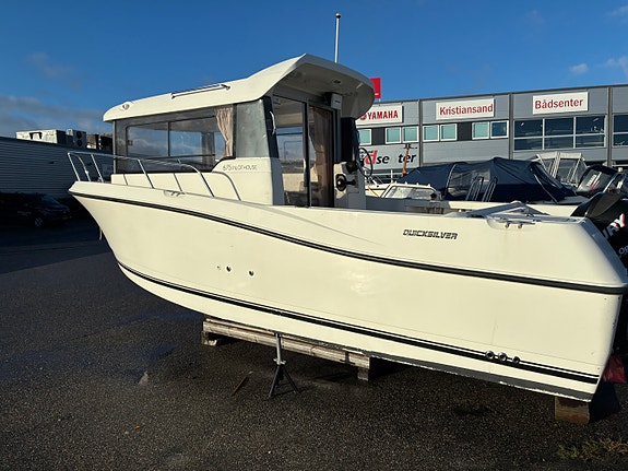 Quicksilver 675 PILOTHOUSE med 125 Mercury Optimax 2 of 17