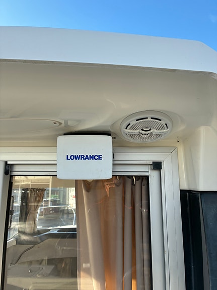 Quicksilver 675 PILOTHOUSE med 125 Mercury Optimax 11 of 17