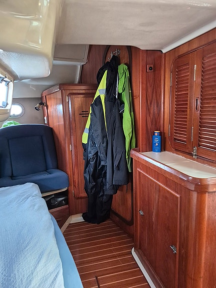 Off-grid Hunter 430 Legend i Spania 11 of 17