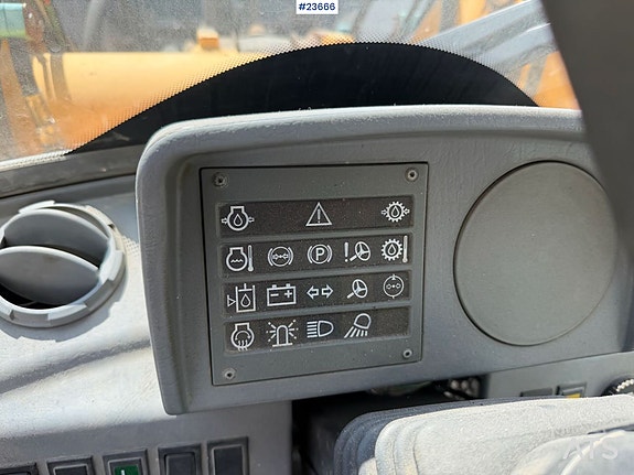 Volvo L50C hjullaster med skuffe, gode dekk og overhalt motor i 2018! 22 of 30