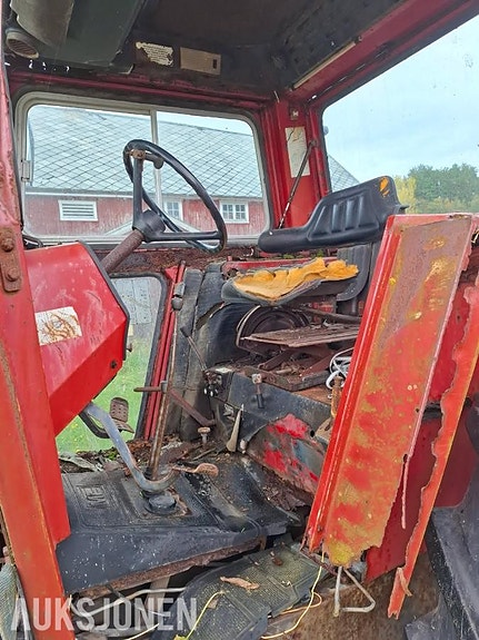 Massey Ferguson 575 5 of 6