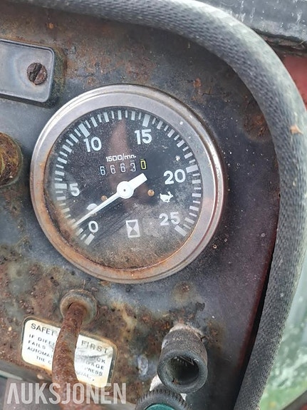 Massey Ferguson 575 6 of 6