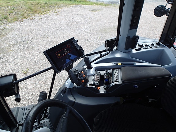 Valtra G135V 21 of 27