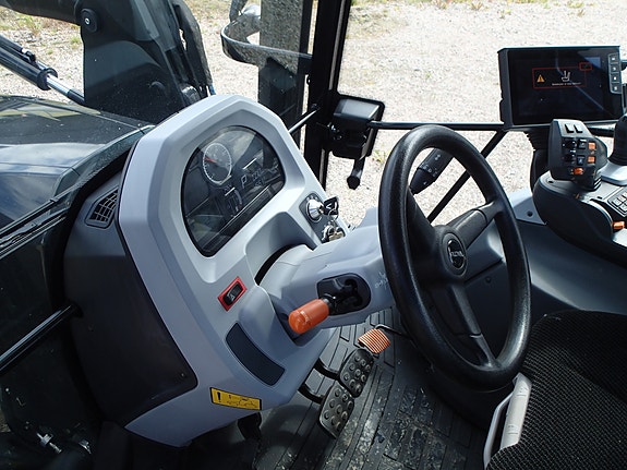 Valtra G135V 22 of 27