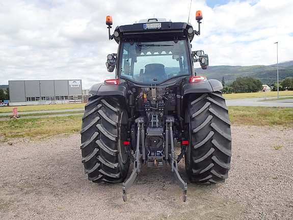 Valtra G135V 13 of 27