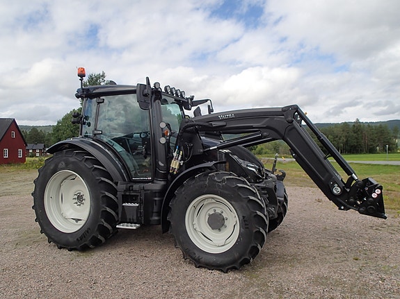 Valtra G135V 8 of 27