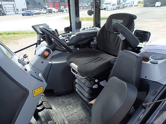 Valtra G135V 19 of 27