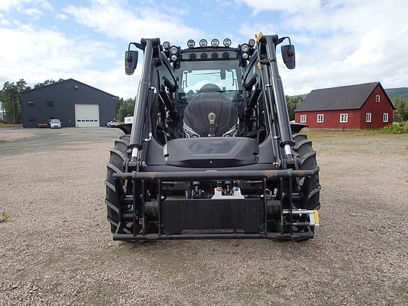 Valtra G135V 4 of 27