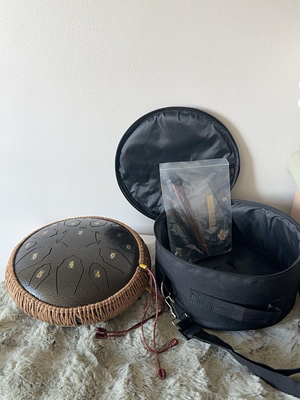 Product image 1 of 2