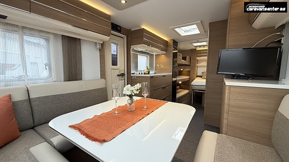 Adria ADORA 593 UK Godt utstyrt. Alde, Mover, sykkelstativ, micro, formsydd teppe og Caravanstore Zip med veggar. 19 of 30