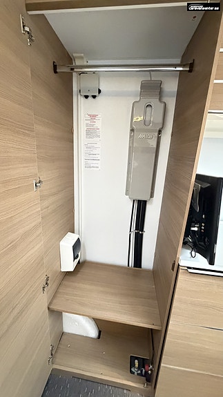 Adria ADORA 593 UK Godt utstyrt. Alde, Mover, sykkelstativ, micro, formsydd teppe og Caravanstore Zip med veggar. 24 of 30