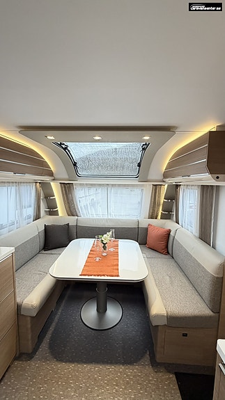 Adria ADORA 593 UK Godt utstyrt. Alde, Mover, sykkelstativ, micro, formsydd teppe og Caravanstore Zip med veggar. 11 of 30