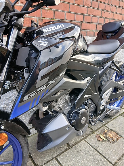 Suzuki GSXS125 4 of 6