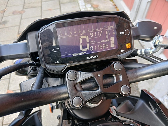 Suzuki GSXS125 5 of 6