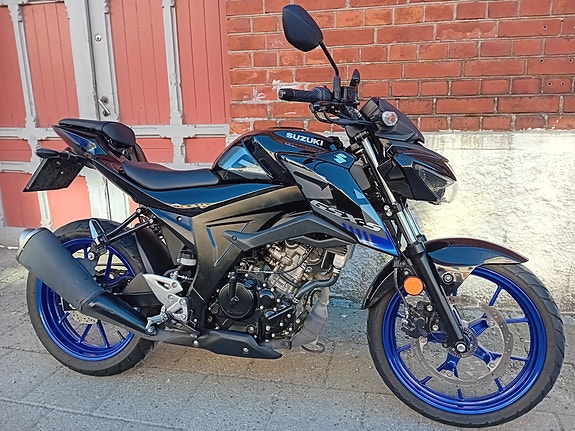 Suzuki GSXS125 2 of 6