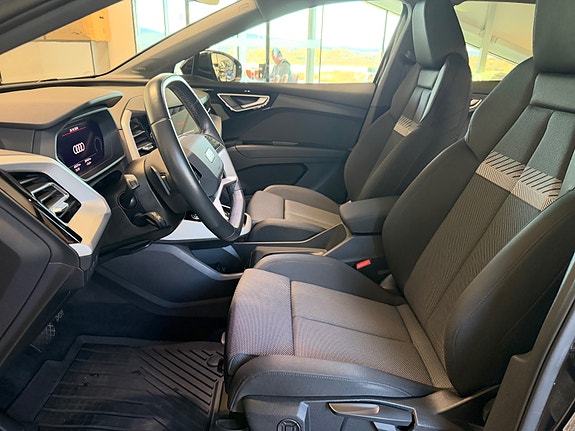 Audi Q4 e-tron 11 of 17