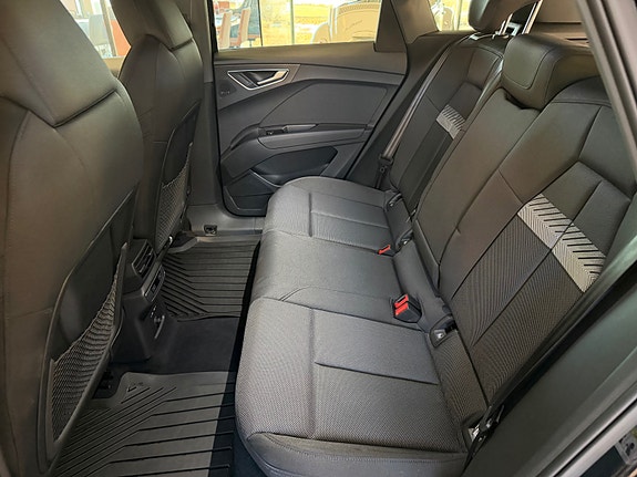 Audi Q4 e-tron 15 of 17