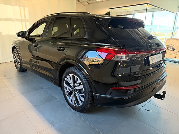 Audi Q4 e-tron 4 of 17