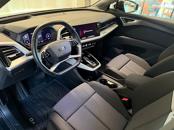 Audi Q4 e-tron 12 of 17