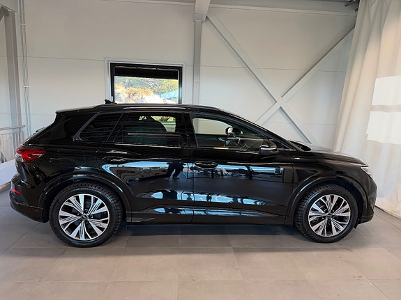 Audi Q4 e-tron 7 of 17