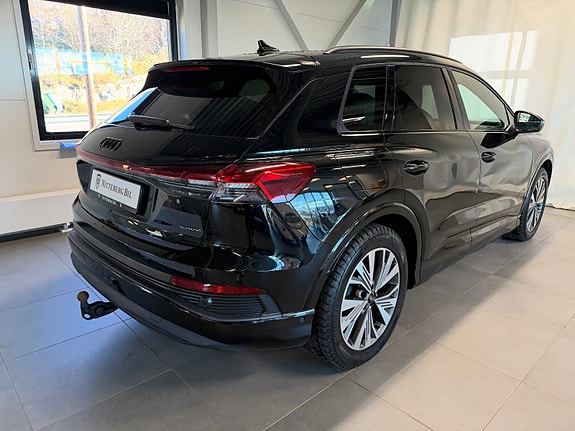 Audi Q4 e-tron 6 of 17