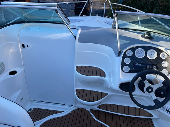 Triton 225 | Diesel 120 HK | Kun 290 timer | Levering inkl. | Innbytte 18 of 24