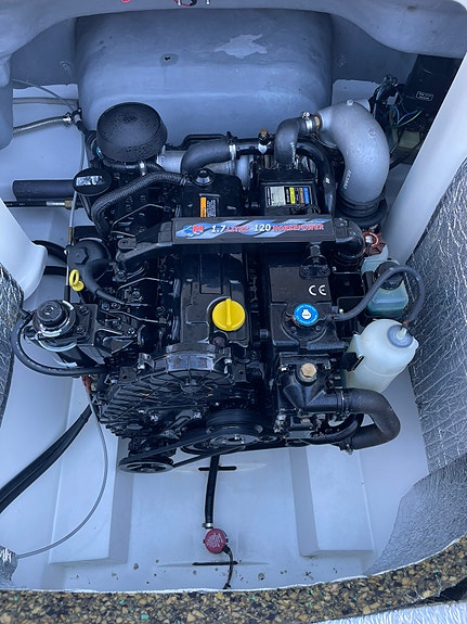 Triton 225 | Diesel 120 HK | Kun 290 timer | Levering inkl. | Innbytte 19 of 24