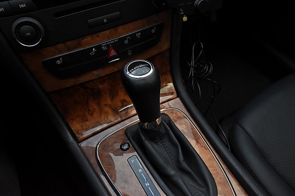 Mercedes-Benz E 200 d 14 of 16