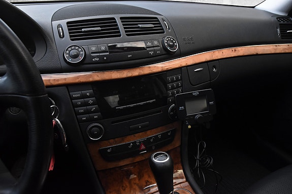 Mercedes-Benz E 200 d 13 of 16